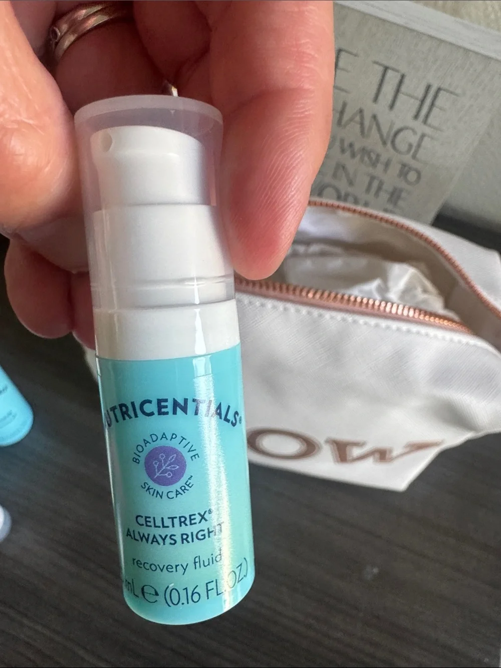 NuSkin Nutricentials Women's trial/trave size Skincare Set with GLOW makeup bag.